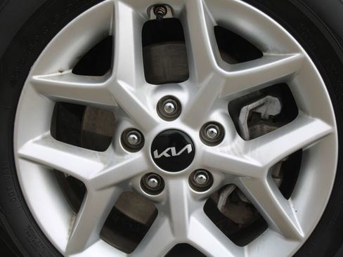 Certified 2023 Kia Soul LX w/ LX Technology Package image 17