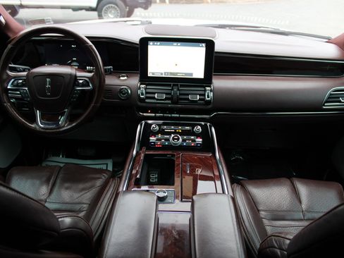 Used 2018 Lincoln Navigator L Black Label w/ Cargo Package image 10