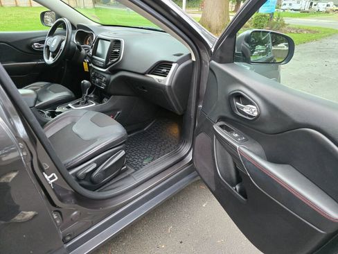 Used 2014 Jeep Cherokee Trailhawk w/ Trailer Tow Group image 14