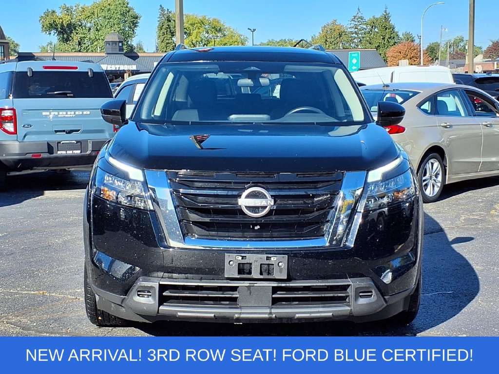 Used 2025 Nissan Pathfinder SV FWD image 25