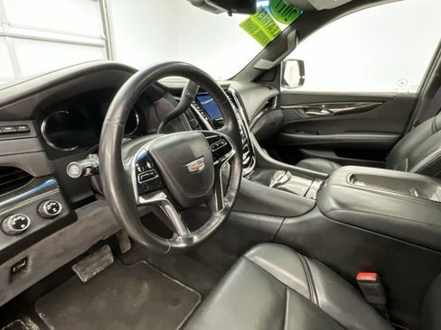 Used 2017 Cadillac Escalade ESV Platinum image 12