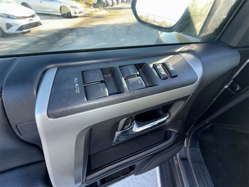 Used 2018 Toyota 4Runner SR5 Premium image 23