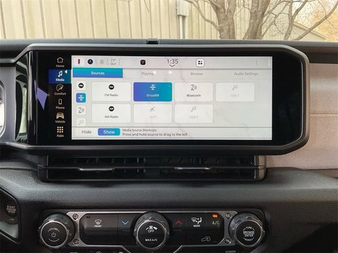 Used 2025 Jeep Wrangler Sport image 21