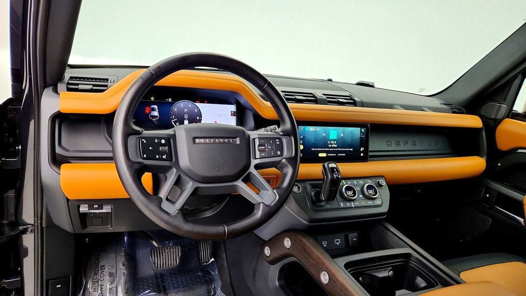 Used 2024 Land Rover Defender 110 X-Dynamic SE AWD/4WD image 13