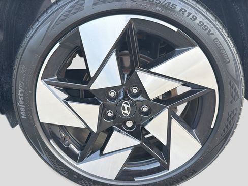 Used 2024 Hyundai Kona Limited AWD/4WD image 14