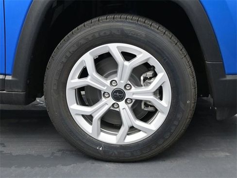 New 2025 Jeep Compass Latitude image 28