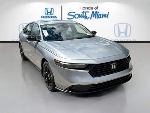 New 2025 Honda Accord SE image 1