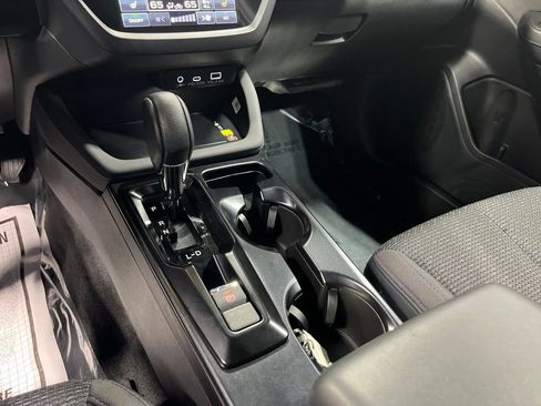 Used 2026 Subaru Forester Premium AWD/4WD image 27