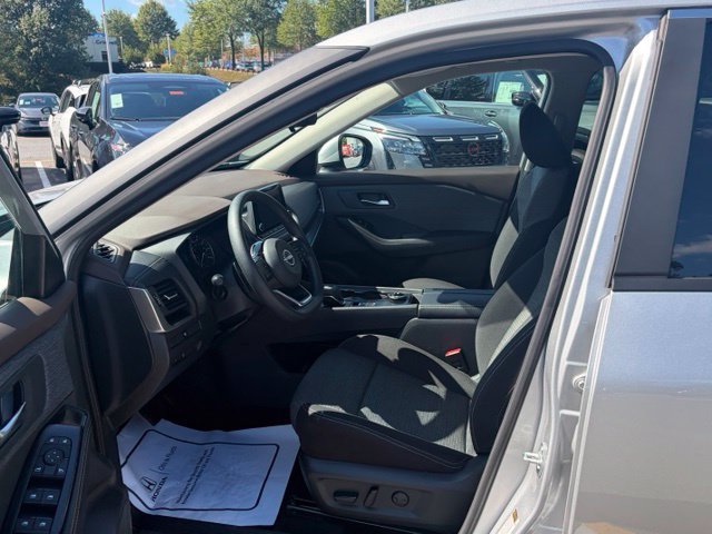 Used 2023 Nissan Rogue SV AWD/4WD image 14