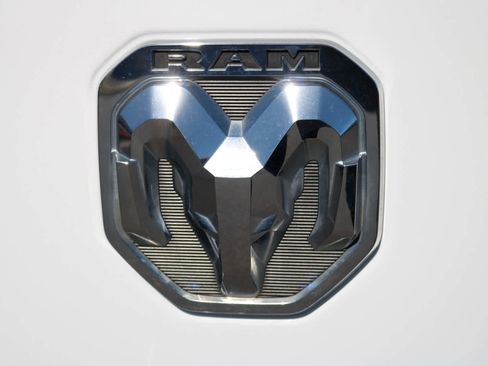 Used 2022 RAM 1500 Big Horn AWD/4WD image 9