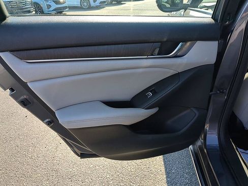 Used 2018 Honda Accord EX-L image 28