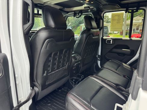 Used 2020 Jeep Gladiator Rubicon AWD/4WD image 13