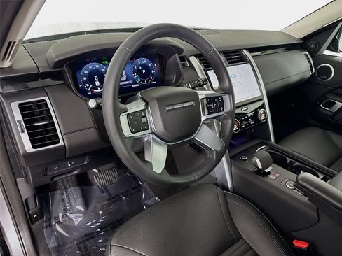 Certified 2024 Land Rover Discovery S AWD/4WD image 9