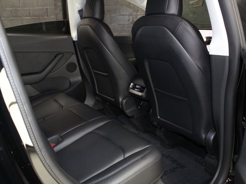 Used 2022 Tesla Model Y Performance AWD/4WD image 42
