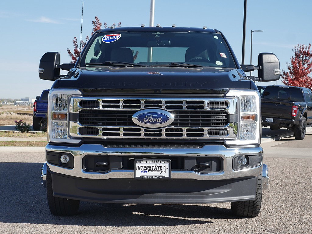 Used 2023 Ford F350 XLT AWD/4WD image 9