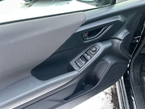 Used 2024 Subaru Crosstrek 2.0i Premium image 4