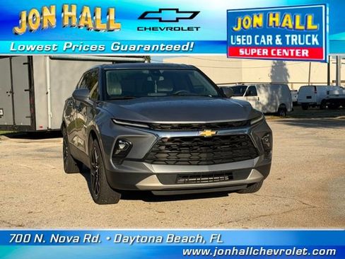 Used 2023 Chevrolet Blazer LT image 1