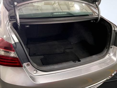 Used 2017 Honda Accord Sport image 31