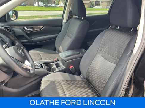 Used 2018 Nissan Rogue SV AWD/4WD image 11
