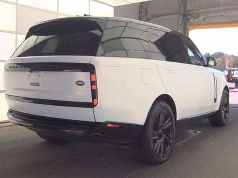 Used 2023 Land Rover Range Rover Long Wheelbase SE AWD/4WD image 2