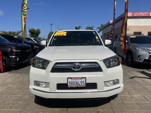 Used 2013 Toyota 4Runner SR5 w/ Convenience Pkg image 3