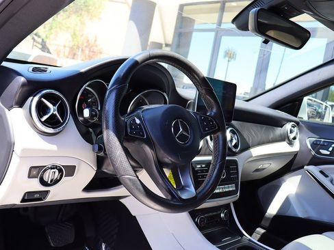 Used 2018 Mercedes-Benz CLA 250 image 40