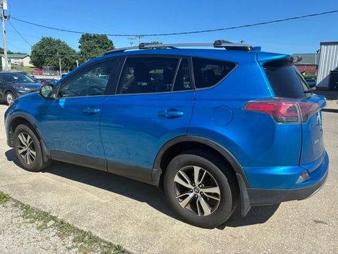 Used 2018 Toyota RAV4 XLE AWD/4WD image 5