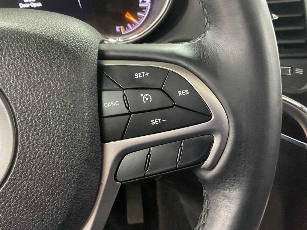 Used 2018 Jeep Grand Cherokee Limited AWD/4WD image 11