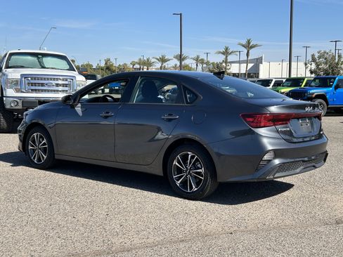 Used 2024 Kia Forte LXS image 4