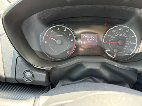 Used 2018 Subaru Crosstrek 2.0i AWD/4WD image 19