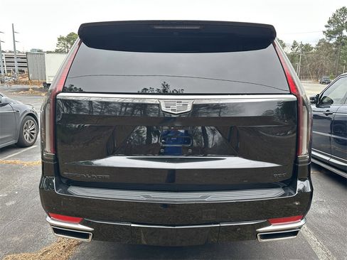 Used 2023 Cadillac Escalade ESV Premium Luxury image 4
