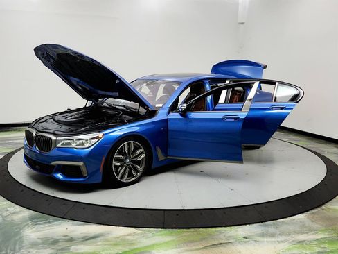 Used 2018 BMW M760i xDrive AWD/4WD image 9