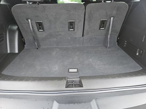 Certified 2023 Chevrolet Traverse RS FWD image 24