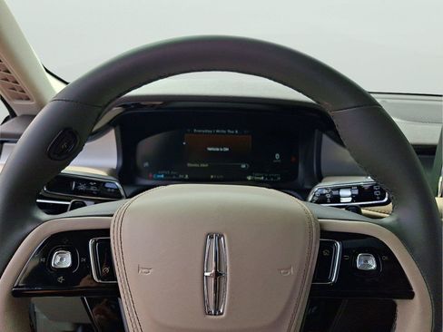Used 2022 Lincoln Aviator AWD w/ Premium Package image 18