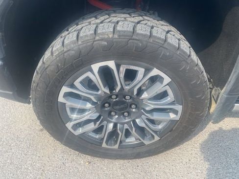 Used 2024 GMC Sierra 1500 Denali Ultimate image 10