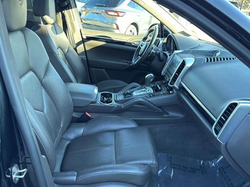 Used 2018 Porsche Cayenne Platinum Edition w/ Premium Package Plus image 15