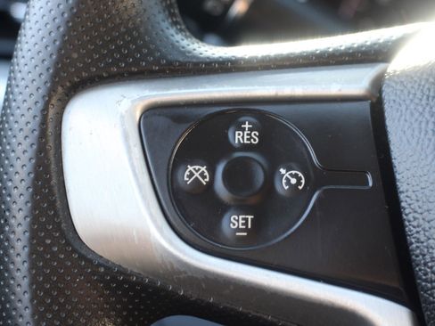 Used 2021 GMC Acadia SLE FWD image 17