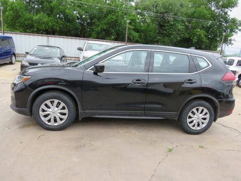 Used 2018 Nissan Rogue S FWD image 15