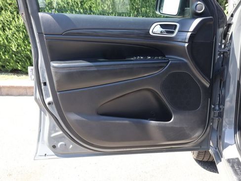 Used 2021 Jeep Grand Cherokee Laredo X RWD image 16