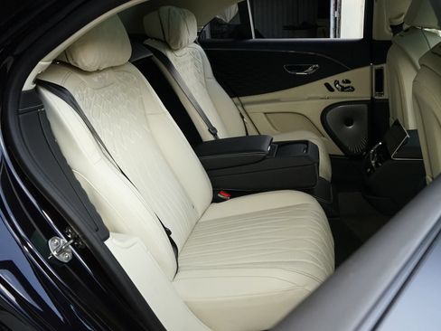 Used 2023 Bentley Flying Spur Azure AWD/4WD image 22