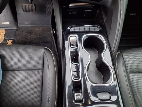 Used 2021 Buick Envision Essence w/ Sport Touring Package image 17
