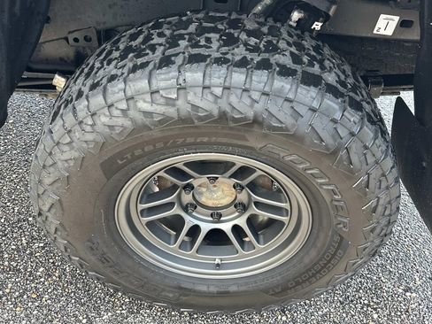 Used 2021 Toyota Tacoma TRD Off-Road AWD/4WD image 11