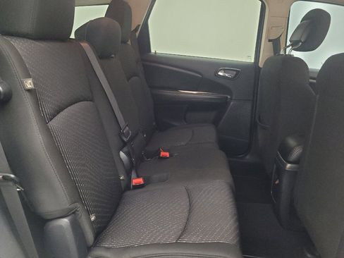 Used 2019 Dodge Journey SE FWD image 19