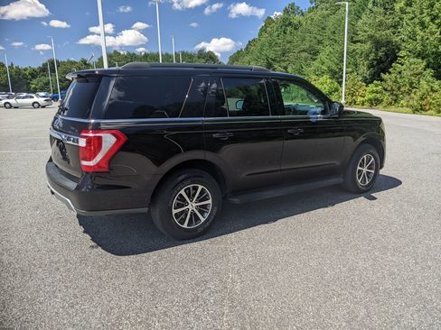 Used 2021 Ford Expedition XLT image 4