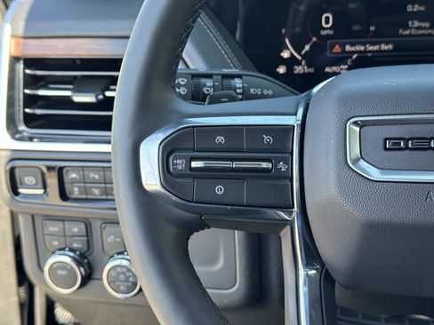 Used 2025 GMC Yukon XL Denali image 31