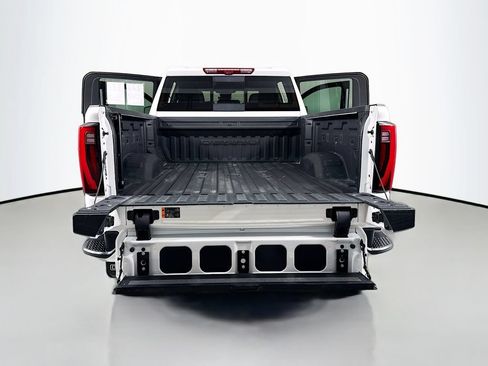 Used 2024 GMC Sierra 3500 Denali w/ Technology Package AWD/4WD image 19