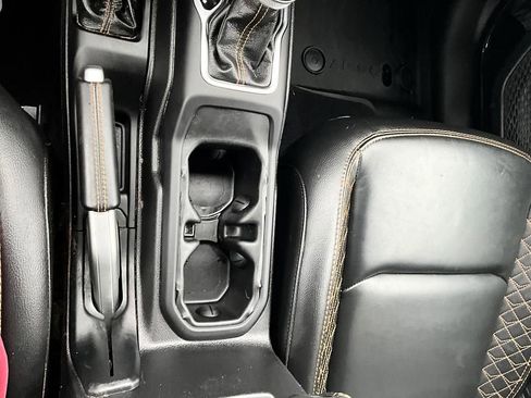 Used 2021 Jeep Gladiator Overland AWD/4WD image 23
