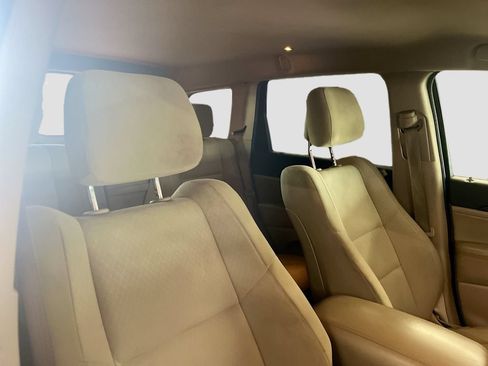 Used 2019 Jeep Grand Cherokee Laredo RWD image 25