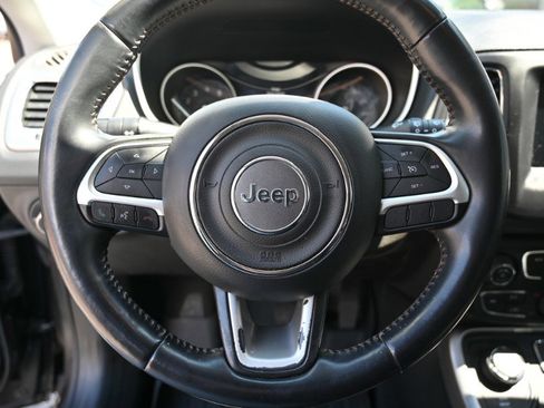 Used 2018 Jeep Compass Latitude w/ Popular Equipment Group AWD/4WD image 18