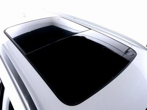 Certified 2025 Volvo XC90 T8 Plus w/ Protection Package Premier image 50